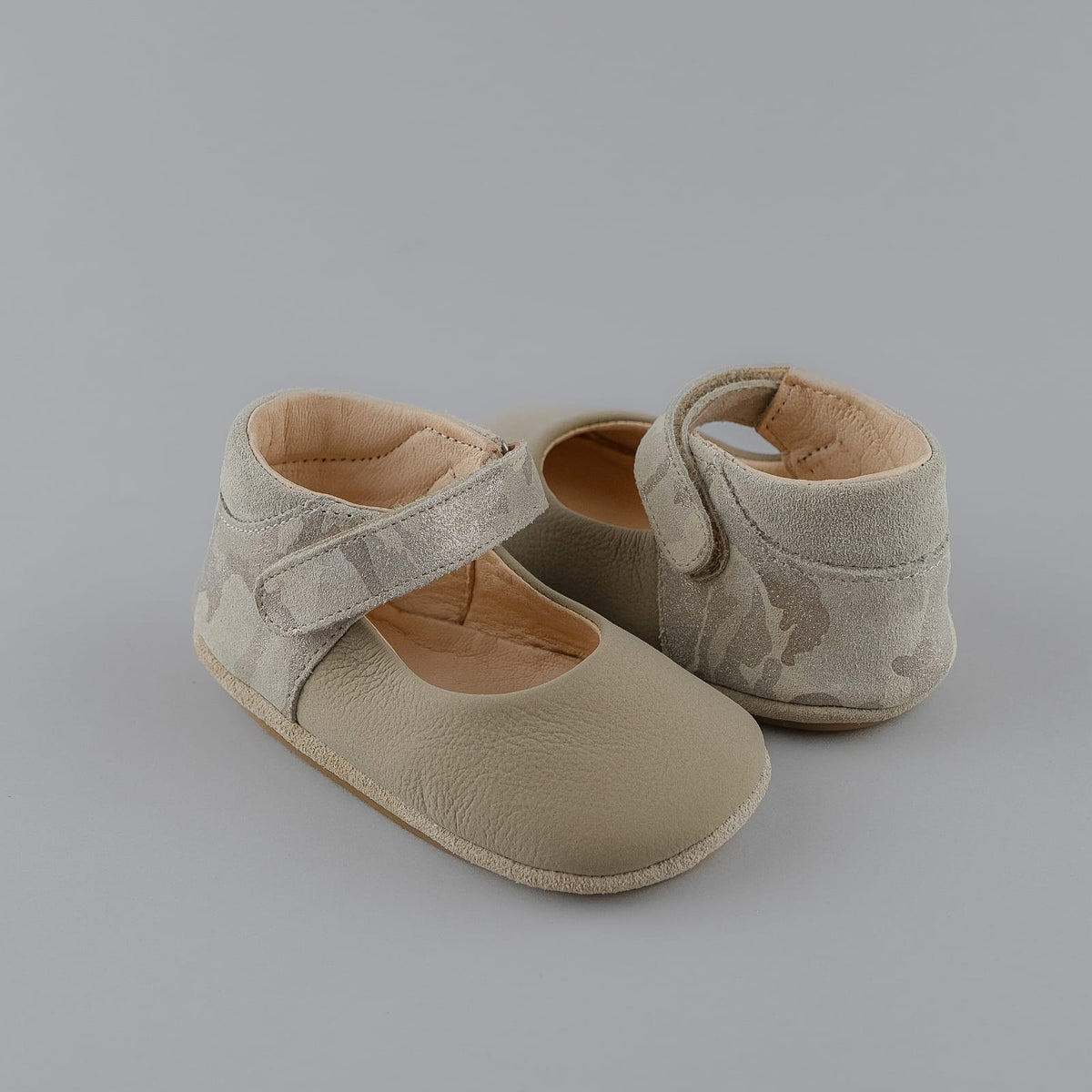Escarpins Bébé Beige Élégants – Douceur & Confort pour Premiers Pas