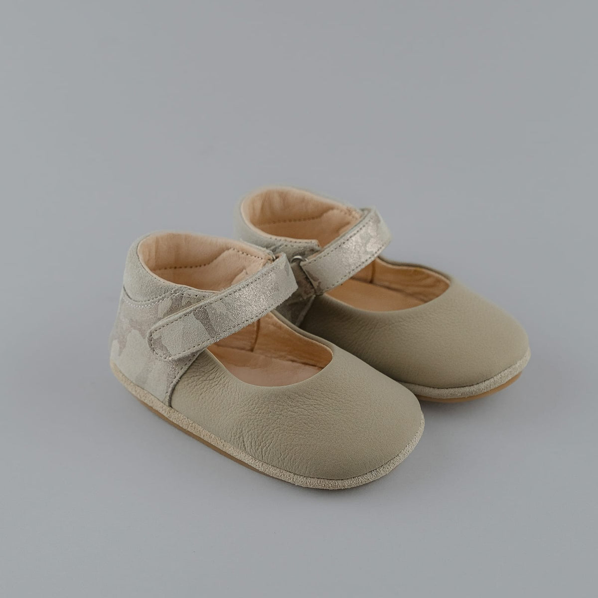 Escarpins Bébé Beige Élégants – Douceur & Confort pour Premiers Pas