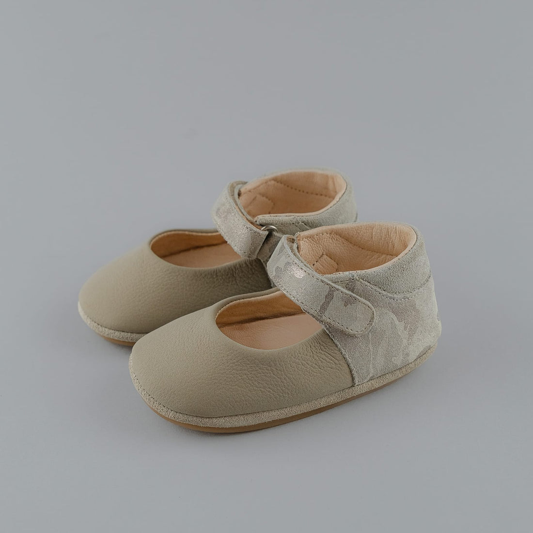 Escarpins Bébé Beige Élégants – Douceur & Confort pour Premiers Pas